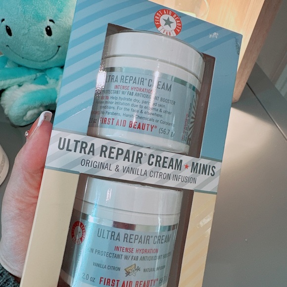 first aid beauty face cream set/bundle /NWB - Picture 2 of 4